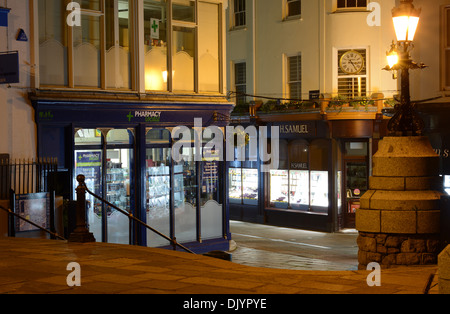 St Peter Port in der Nacht Stockfoto
