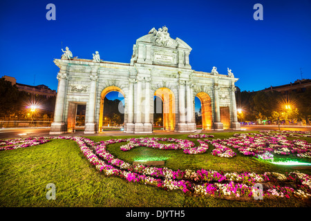 Berühmten Puerta de Alcalá, Madrid Cibeles District, Spanien Stockfoto