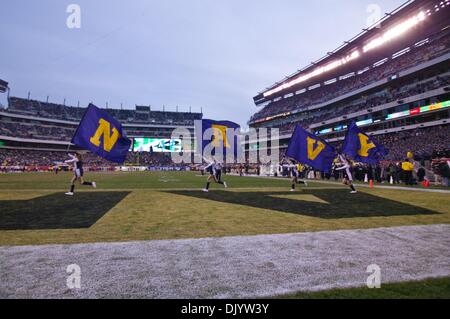 11. Dezember 2010 feiern am Lincoln Financial Field in Philadelphia Pennsylvania - Philadelphia, Pennsylvania, Vereinigte Staaten von Amerika - Navy Cheerleader spät im 2. Quartal. (Kredit-Bild: © Saquan Stimpson/Southcreek Global/ZUMAPRESS.com) Stockfoto