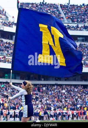 11. Dezember 2010 - Philadelphia, Pennsylvania, Vereinigte Staaten von Amerika - Navy Cheerleader spät im 3. Quartal auf Lincoln Financial Field in Philadelphia Pennsylvania. (Kredit-Bild: © Saquan Stimpson/Southcreek Global/ZUMAPRESS.com) Stockfoto