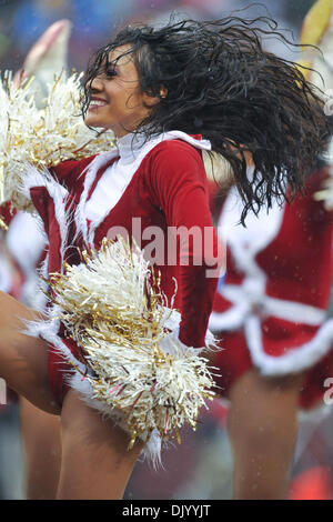 12. Dezember 2010 - Landover, Maryland, Vereinigte Staaten von Amerika - Washington Redskins Cheerleader bei FedEx Field, NFL Spielaktion, Endstand; Buccaneers 17 Redskins 16 (Kredit-Bild: © Roland Pintilie/Southcreek Global/ZUMAPRESS.com) Stockfoto