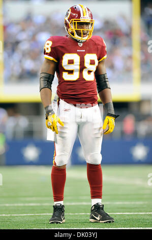19. Dezember 2010 wartet die Bildung als die Dallas Cowboys Niederlage die Washington Redskins 33-30 im Cowboys Stadium in Arlington, Texas - Arlington, Texas, Vereinigte Staaten von Amerika - Washington Redskins Linebacker Brian Orakpo (98). (Kredit-Bild: © Steven Leija/Southcreek Global/ZUMAPRESS.com) Stockfoto