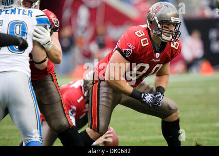 19. Dezember 2010 - Tampa, Florida, USA - Tampa Bay Buccaneers Wide Receiver Michael Clayton (80) spielen Verteidigung für seinen Platz-Kicker. . Die Tampa Buccaneers fallen, die Detroit Lions 23-20 (Credit-Bild: © Anthony Smith/Southcreek Global/ZUMAPRESS.com) Stockfoto