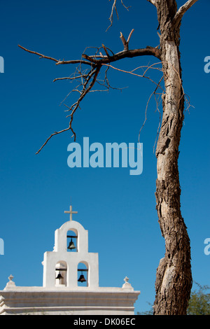 Arizona, Tucson. Historischen maurischen, byzantinischen & mexikanischen Stil Franziskaner-Mission San Xavier del Bac, c. 1783 bis 1797. Stockfoto