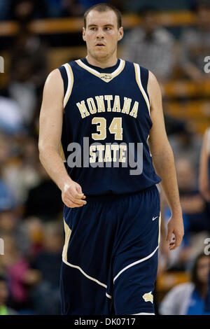 21. Dezember 2010 - Westwood, Kalifornien, USA - Montana State Bobcats center Cody Anderson #34 während der Montana State Vs UCLA Spiel im Pauley Pavilion. Die UCLA Bruins fuhr fort, um die Montana State Bobcats mit einem Endstand von 75-69 zu besiegen. (Kredit-Bild: © Brandon Parry/Southcreek Global/ZUMAPRESS.com) Stockfoto