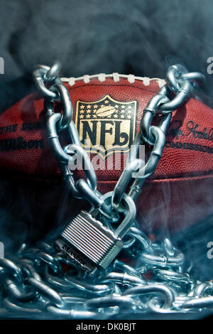 28. Dezember 2010 - Ottawa, Ontario, Kanada - 6. Februar 2011: Am 4. März konnte die NFL und NFLPA in einer möglichen Lock-out Position sein. Diese großen Arbeitskampf ist über Revenue-Sharing, Anzahl der Spiele pro Saison, medizinische Versorgung, und die NFL-Besitzer wollte nicht ihre finanziellen Aufzeichnungen der NFLPA zeigen. Hauptsponsoren wie FedEx, Reebok, Pepsi, Gatorade, Anheuser-Busch und einige der Stockfoto