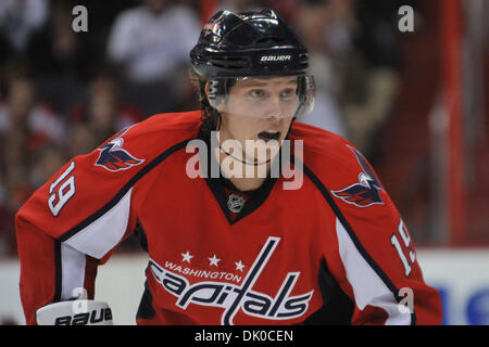 28. Dezember 2010 - Washington, D.c., District Of Columbia, Vereinigte Staaten von Amerika - Washington Capitals zentrieren Nicklas Bäckström (19), NHL Spiel Action.  Capitals gewinnen zu Hause 3: 0 (Credit-Bild: © Roland Pintilie/Southcreek Global/ZUMAPRESS.com) Stockfoto