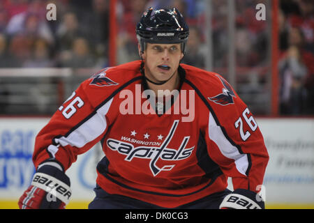 28. Dezember 2010 - Washington, D.c., District Of Columbia, Vereinigte Staaten von Amerika - Washington Capitals Mitte Matt Hendricks (26), NHL Spiel Action.  Capitals gewinnen zu Hause 3: 0 (Credit-Bild: © Roland Pintilie/Southcreek Global/ZUMAPRESS.com) Stockfoto