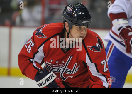 28. Dezember 2010 - Washington, D.c., District Of Columbia, Vereinigte Staaten von Amerika - Washington Capitals Mitte Matt Hendricks (26), NHL Spiel Action.  Capitals gewinnen zu Hause 3: 0 (Credit-Bild: © Roland Pintilie/Southcreek Global/ZUMAPRESS.com) Stockfoto