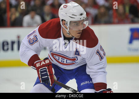 28. Dezember 2010 - Washington, D.c., District Of Columbia, Vereinigte Staaten von Amerika - Montreal Canadiens linken Flügel Mike Cammalleri (13), NHL Spiel Action.  Capitals gewinnen zu Hause 3: 0 (Credit-Bild: © Roland Pintilie/Southcreek Global/ZUMAPRESS.com) Stockfoto