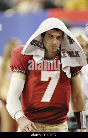 31. Dezember 2010: Florida State Seminolen Quarterback Christian Ponder (7) verlässt das Feld unter eigener Kraft nach aus dem Spiel genommen werden, während der 2010 Chick-Fil-a Bowl mit South Carolina Gamecocks und der Florida State Seminolen im Georgia Dome in Atlanta Georgia. Die Florida State Seminolen gewann 26-17. (Kredit-Bild: © Donald Seite/Southcreek Global/ZUMAPRESS.co Stockfoto