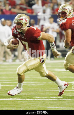 31. Dezember 2010: Florida State Seminolen Quarterback Christian Ponder (7) läuft der Ball während der Spielaktion 2010 Chick-Fil-a Bowl mit South Carolina Gamecocks und der Florida State Seminolen im Georgia Dome in Atlanta Georgia. Die Florida State Seminolen gewann 26-17. (Kredit-Bild: © Donald Seite/Southcreek Global/ZUMAPRESS.com) Stockfoto