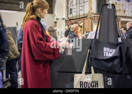 Die neu eröffnete Rough Trade NYC Plattenladen im Stadtteil Williamsburg in Brooklyn in New York Stockfoto