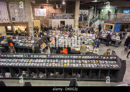 Die neu eröffnete Rough Trade NYC Plattenladen im Stadtteil Williamsburg in Brooklyn in New York Stockfoto