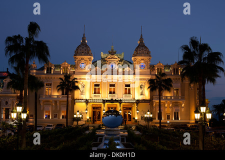 Monte-Carlo Casino in der Dämmerung. Bezirk von Monte-Carlo, Fürstentum Monaco. Stockfoto