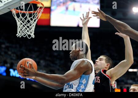 2. Januar 2011 - Laufwerke Chapel Hill, North Carolina, USA - North Carolina nach vorne Harrison Barnes (#40) in den Warenkorb legen. North Carolina Niederlagen Franziskus 103-54 am Dean Smith Center in Chapel Hill, North Carolina. (Kredit-Bild: © Anthony Barham/Southcreek Global/ZUMAPRESS.com) Stockfoto