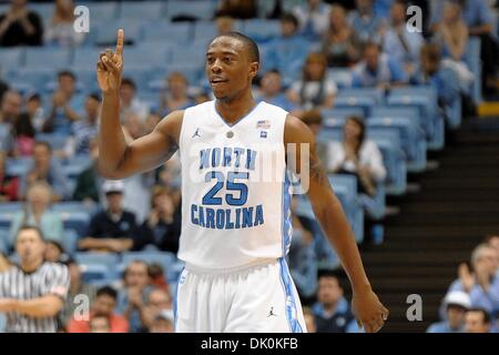 2. Januar 2011 - Niederlagen Chapel Hill, North Carolina, USA - North Carolina Tar Heels vorwärts Justin Knox (25) North Carolina Franziskus 103-54 am Dean Smith Center in Chapel Hill, North Carolina. (Kredit-Bild: © Anthony Barham/Southcreek Global/ZUMAPRESS.com) Stockfoto