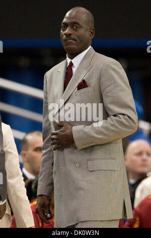 8. Januar 2011 - Westwood, Kalifornien, USA - USC Trainer Michael Cooper während der USC Vs UCLA Spiel im Pauley Pavilion. Die UCLA Bruins fuhr fort, um die USC Trojans mit einem Endstand von 61-42 zu besiegen. (Kredit-Bild: © Brandon Parry/Southcreek Global/ZUMAPRESS.com) Stockfoto