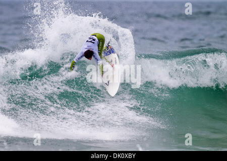 10. Januar 2011 - Sydney, New South Wales, Australien - ANDREW DOHENY (Newport Beach. CA, USA) (Bild) gewann seine Runde 2 Wärme bei der ASP Billabong World Junior Championships in Sydneys North Narrabeen in Australien heute, brasilianische Surfer Ian Gouveia.Doheny zu besiegen war bei weitem die Form Surfer von der Hitze sperren in einem Paar von fünf plus fährt um Gouveia von der Veranstaltung auszuschließen. Die Bil Stockfoto