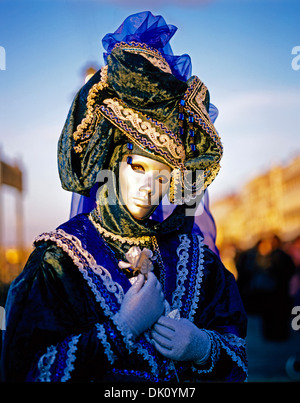 Teilnehmer in Tracht bei der jährlichen maskiert Karneval, Venedig, Italien, Europa Stockfoto