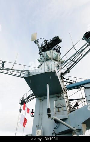 Belfast, Nordirland. 30. November 2013 - Fernmeldeturm der HMS Monmouth, Typ 23 Fregatte, Royal Navy zu Belfast nach wird in der Golfregion stationiert besucht. Bildnachweis: Stephen Barnes/Alamy Live-Nachrichten Stockfoto