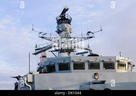 Belfast, Nordirland. 30. November 2013 - Typ Brücke von HMS Monmouth, Royal Navy 23 Fregatte. Bildnachweis: Stephen Barnes/Alamy Live-Nachrichten Stockfoto
