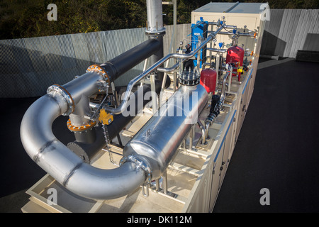 Ein Container Kraftwerk ermöglicht das Biogas durch Vergärung von Müllkippe erholt. Bio-Gas-Motor und KWK. Stockfoto