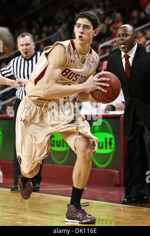 11. Januar 2011 - Chestnut Hill, Massachusetts, Vereinigte Staaten von Amerika -. Boston College Eagles besiegte North Carolina State 75 - 66. (Kredit-Bild: © Mark Box/Southcreek Global/ZUMAPRESS.com) Stockfoto