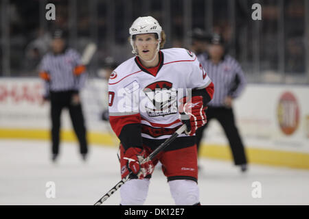 13. Januar 2011 - Charlotte, North Carolina, Vereinigte Staaten von Amerika - Charlotte Checkers Zentrum Riley Nash (20) während der Spielaktion. Manchester gewinnt 6: 4 über Charlotte. (Kredit-Bild: © Jim Dedmon/Southcreek Global/ZUMAPRESS.com) Stockfoto