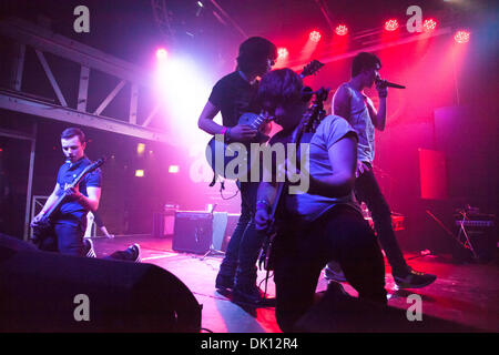 Glasgow, Schottland. 30. November 2013. Irrationale Fieber gespielt ihr Album, The Dead City Start Gig in The Garage Glasgow 30. November 2013. Bildnachweis: Pauline Keightley/Alamy Live-Nachrichten Stockfoto