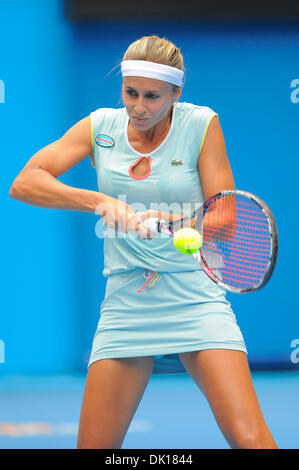 17. Januar 2011 - Melbourne, Victoria, Australien - Gisela Dulko (ARG) in Aktion während ihr erstes Vorrundenspiel gegen Caroline Wozniacki (DEN) am ersten Tag der 2011 Australian Open in Melbourne Park, Australien. (Kredit-Bild: © Sydney Low/Southcreek Global/ZUMAPRESS.com) Stockfoto