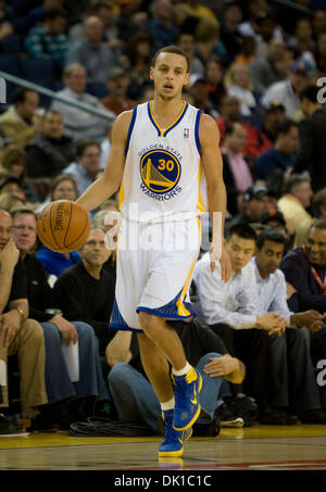 20. Januar 2011 - Oakland, Kalifornien, USA - Golden State Warriors STEPHEN CURRY #30 in Aktion gegen die Indiana Pacers. (Kredit-Bild: © William Mancebo/ZUMAPRESS.com) Stockfoto