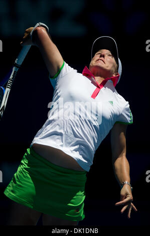 21. Januar 2011 - Melbourne, Victoria, Australien - Justine Henin (BEL) in Aktion in ihrem dritten Vorrundenspiel gegen Svetlana Kuznetsova (RUS) am Tag fünf der 2011 Australian Open in Melbourne Park, Australien. (Kredit-Bild: © Sydney Low/Southcreek Global/ZUMAPRESS.com) Stockfoto