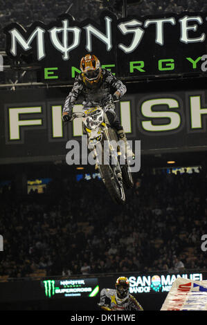 23. Januar 2011 - Los Angeles, ca, Usa - 22. Januar 2011-Los Angeles, Kalifornien, USA-Racer, RYAN CLARK bei den AMA Supercross Rennen fanden im Dodger Stadium... Kredit-Bild: Cr Scott Mitchell/ZUMA Press (Credit-Bild: © Scott Mitchell/ZUMAPRESS.com) Stockfoto