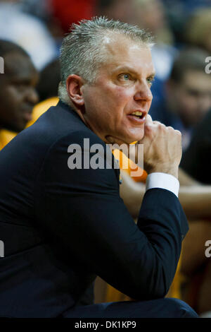 25. Januar 2011 Trainer - Toledo, Ohio, Vereinigte Staaten von Amerika - Toledo Erstsemester-Kopf Tod Kowalczyk während der ersten Hälfte Spielaktion.  Bowling Green Falcons besiegte die Toledo Rockets 70-64 in Savage Arena in Toledo, Ohio. (Kredit-Bild: © Scott Grau/Southcreek Global/ZUMAPRESS.com) Stockfoto
