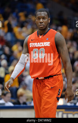 29. Januar 2011 - Milwaukee, Wisconsin, USA - Syrakus weiterleiten Rick Jackson (00) während des Spiels zwischen Marquette Golden Eagles und die Syracuse Orange im Bradley Center in Milwaukee, Wisconsin. Marquette besiegt Syrakus 76-70 (Credit-Bild: © John Rowland/Southcreek Global/ZUMAPRESS.com) Stockfoto