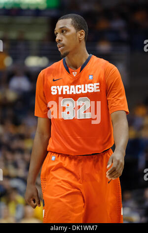29. Januar 2011 - Milwaukee, Wisconsin, USA - Syrakus weiterleiten Kris Joseph (32) während des Spiels zwischen Marquette Golden Eagles und die Syracuse Orange im Bradley Center in Milwaukee, Wisconsin. Marquette besiegt Syrakus 76-70 (Credit-Bild: © John Rowland/Southcreek Global/ZUMAPRESS.com) Stockfoto