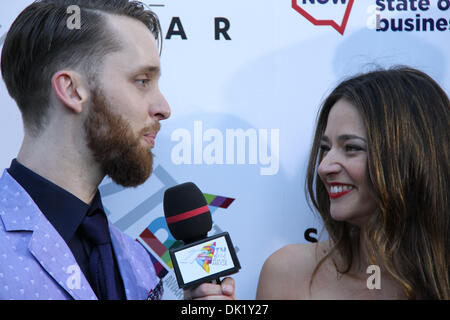 Der Stern, Sydney, New South Wales, Australien. 1. Dezember 2013. Vögel von Tokio ankommen auf dem roten Teppich (die schwarze) für die 27. jährlichen australischen Rekord Industry Association (ARIA) Awards 2013. Bildnachweis: Richard Milnes/Alamy Live-Nachrichten Stockfoto