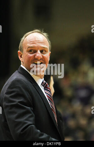 29. Januar 2011 - Evanston, Illinois, USA - Ohio State Cheftrainer Thad Matta bei den NCAA-Basketball-Spiel zwischen den Ohio State Buckeyes und die Northwestern Wildcats in Waliser Ryan Arena in Evanston, IL.  Ohio State besiegt Northwestern 58-57. (Kredit-Bild: © Geoffrey Siehr/Southcreek Global/ZUMAPRESS.com) Stockfoto