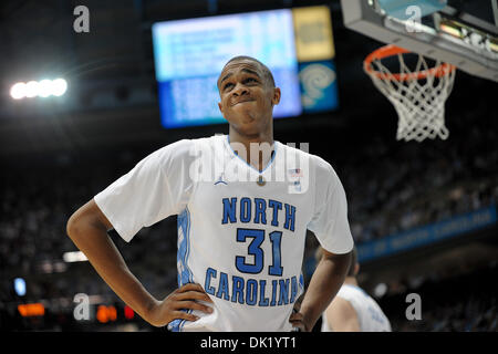 29. Januar 2011 - Chapel Hill, North Carolina, USA - North Carolina Tar Heels weiter John Henson (31) North Carolina Niederlagen NC State 84-64 bei Dean Smith Center in Chapel Hill, North Carolina. (Kredit-Bild: © Anthony Barham/Southcreek Global/ZUMAPRESS.com) Stockfoto