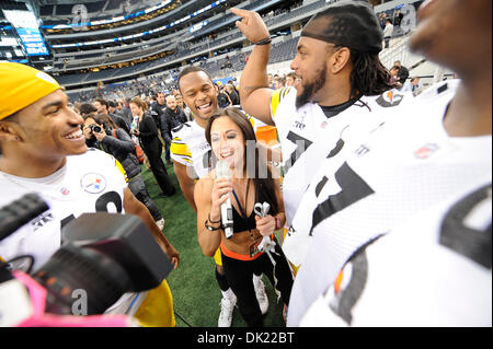 1. Februar 2011 - Arlington, Texas, Vereinigte Staaten von Amerika - Mitglieder von den Pittsburgh Steelers beantwortet Fragen während der Medientag 2011 Super Bowl im Dallas Cowboys Stadium in Arlington, Texas. (Kredit-Bild: © Jerome Miron/Southcreek Global/ZUMAPRESS.com) Stockfoto