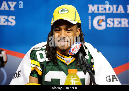 1. Februar 2011 - Arlington, Texas, Vereinigte Staaten von Amerika - Green Bay Packers Cornerback Tramon Williams (38) beantwortet Fragen während der Medientag 2011 Super Bowl im Dallas Cowboys Stadium in Arlington, Texas. (Kredit-Bild: © Jerome Miron/Southcreek Global/ZUMAPRESS.com) Stockfoto