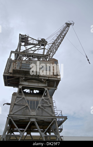 Alten Scotch Derrick-Kran an der historischen Dockyard Chatham, UK Stockfoto