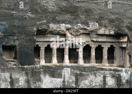 Höhle 1: Gesamtansicht der Fassade. Ajanta Höhlen, Aurangabad, Maharashtra, Indien Stockfoto