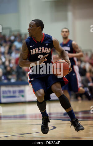 10. Februar 2011 - Los Angeles, Kalifornien, USA - 10. Februar 2011: Demetri Goodson (3) der Gonzaga richtet ein Theaterstück.  Gonzaga besiegt Loyola Marymount 67 57. (Kredit-Bild: © Josh Kapelle/Southcreek Global/ZUMAPRESS.com) Stockfoto