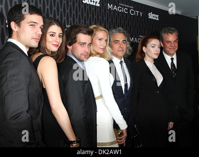 Steven Strait Dominik Garcia-Lorido Christian Cooke Kelly Lynch Mitch Glazer Elena Satine Danny Huston Jeffrey Dean Morgan Stockfoto