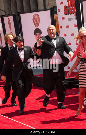 Sean Hays Will Sasso und Chris Diamantopoulos World Premeire von "The Three Stooges" abgehaltenen Graumans Chinese Theater in Stockfoto