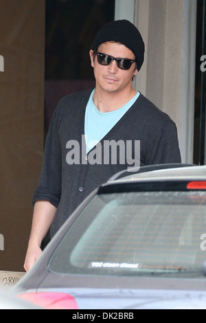 Josh Hartnett Josh Hartnett und Amanda Seyfried Melrose Kunstgalerie in West Hollywood verlassen, während ihre Fahrer führt ein Stockfoto