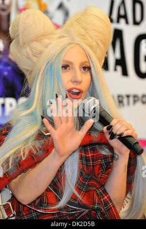 Tokio, Japan. 1. Dezember 2013. Lady Gaga besucht die Pressekonferenz für ihr neues Album "Artpop" in Roppongi Hills Akademie am 1. Dezember 2013 in Tokio, Japan. Bildnachweis: Dpa/Alamy Live-Nachrichten Stockfoto