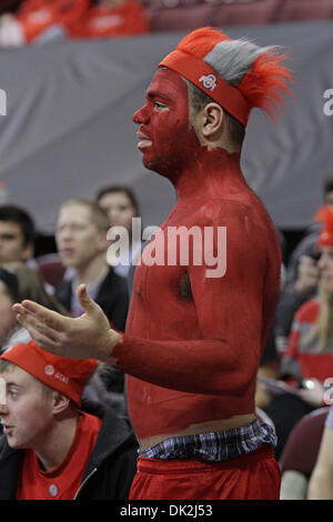 15. Februar 2011 - wärmt Columbus, Ohio, USA - Ohio State Buckeyes Ventilators während beim Spiel zwischen Michigan und #3 Ohio Zustand in Wert City Arena, Columbus, Ohio. Ohio State besiegt Michigan State 71-61. (Kredit-Bild: © Scott Stuart/Southcreek Global/ZUMAPRESS.com) Stockfoto